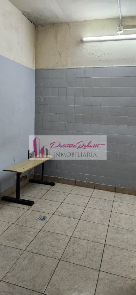 EN VENTA LOCAL COMERCIAL/ DEPOSITO/ GALPON GRAN METRAJE -VILLA LUGANO