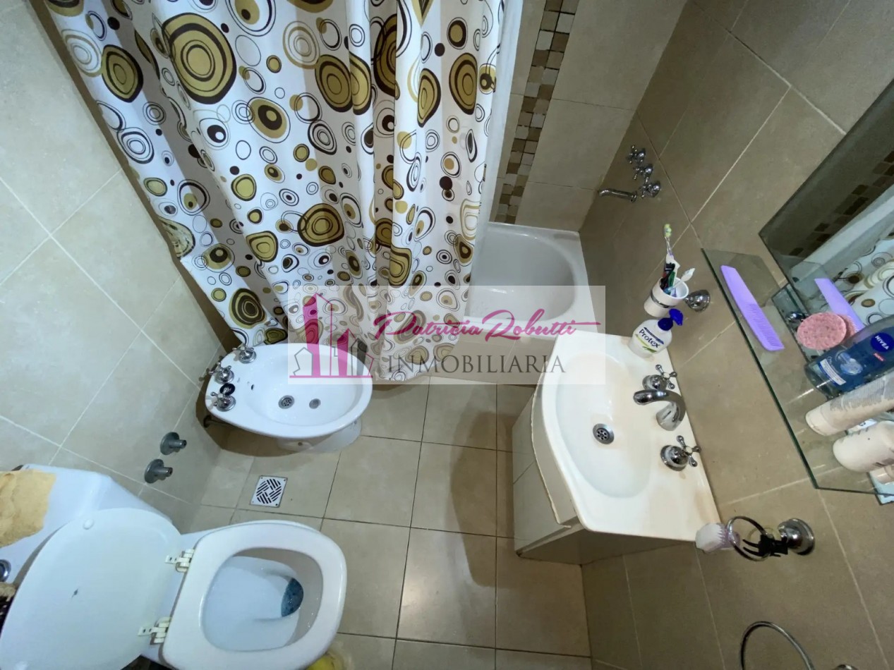 EN VENTA DEPARTAMENTO 2 AMBIENTES CON COCHERA EN MORON.