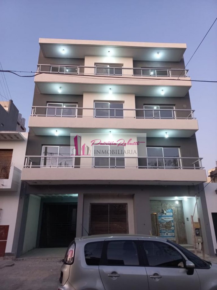 EN VENTA DEPARTAMENTO MONOAMBIENTE MODIFICABLE A 2 CON PATIO Y COCHERA TAPIALES