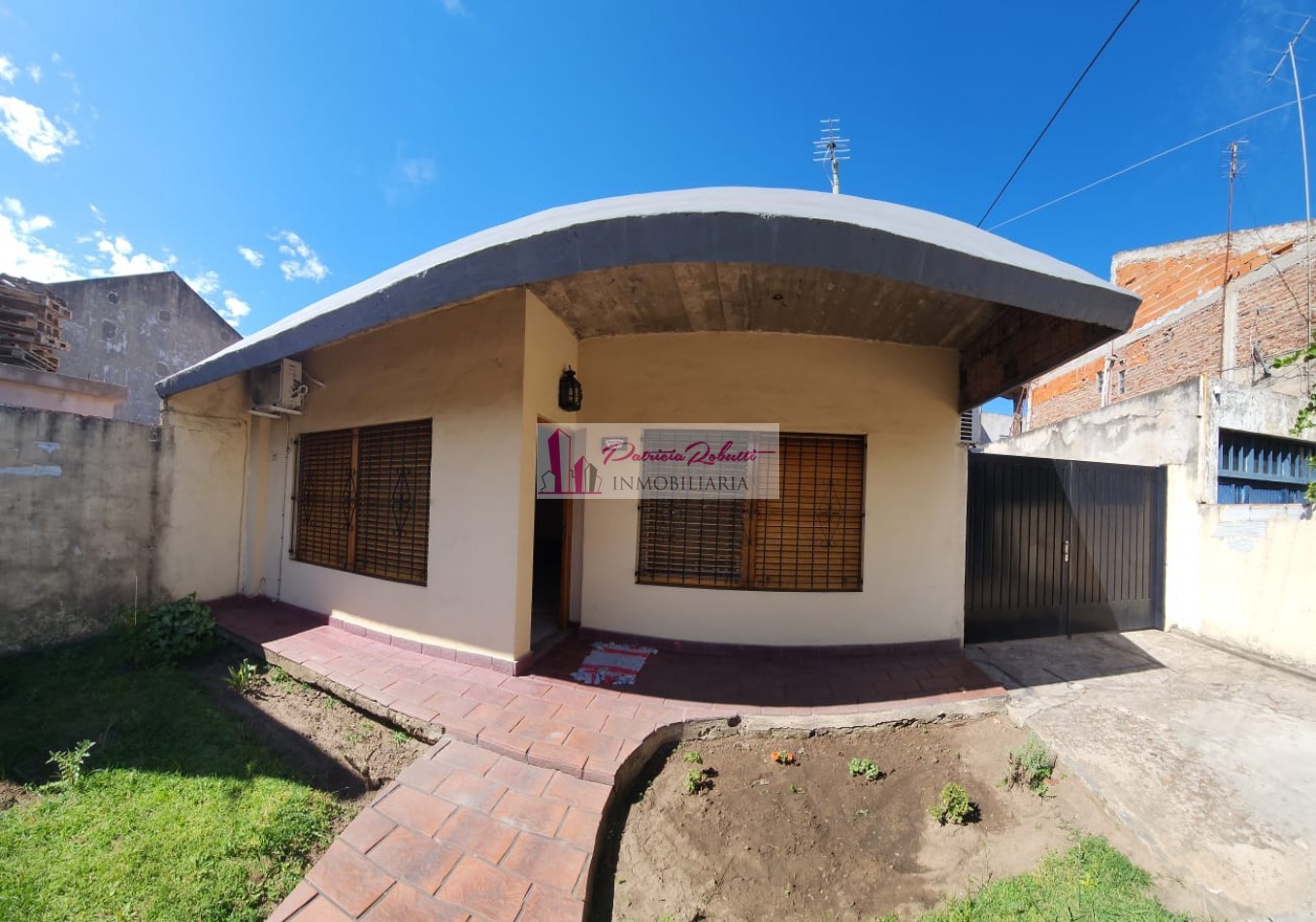 EN VENTA CASA 4 AMBIENTES CON PILETA Y TERRAZA (ESPACIO AEREO PARA EDIFICAR) MAS DUPLEX 2 AMBIENTES Se vende casa 4 ambientes con A TERMINAR- TABLADA