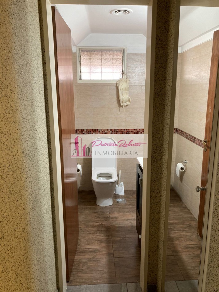 EN VENTA HERMOSA CASA 4 AMBIENTES CON GARAGE, JARDIN, QUINCHO Y PATIO SAN JUSTO