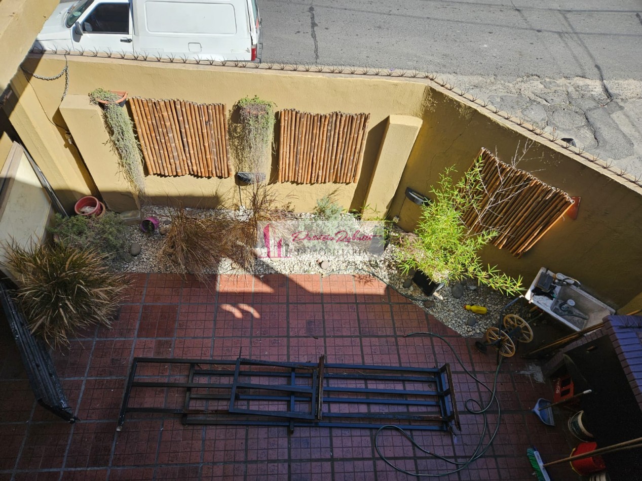 EN VENTA CASA 4 AMBIENTES CON PISCINA, PATIO, TERRAZA Y GARAGE VILLA MADERO