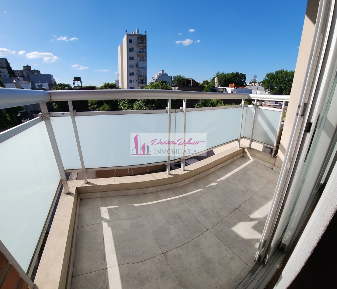 En venta departamento de categoria 3 ambientes con balcon Villa Lugano- cerca del centro comercial.