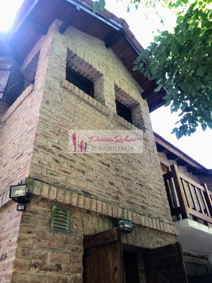 SE VENDE CASA 5 AMBIENTES CON PARQUE, PISCINA, CASA DE HUESPED GRAL. RODRIGUEZ