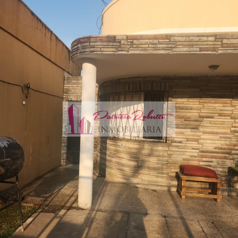 EN VENTA CASA 4 AMBIENTES EN VILLA LUGANO- LOTE 10 X 29.70- MULTIFAMILIAR