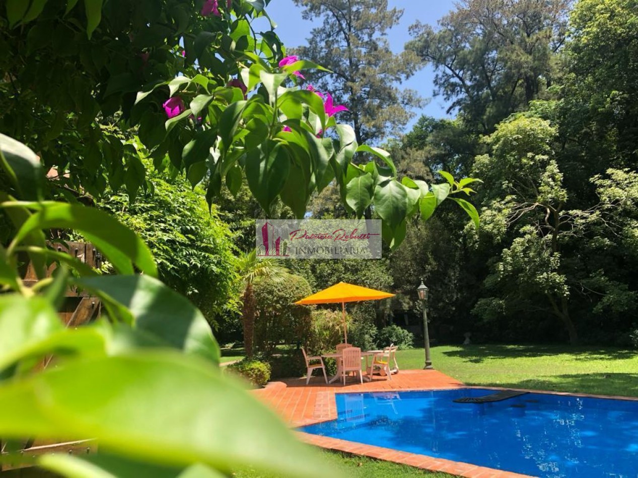 SE VENDE CASA 5 AMBIENTES CON PARQUE, PISCINA, CASA DE HUESPED GRAL. RODRIGUEZ