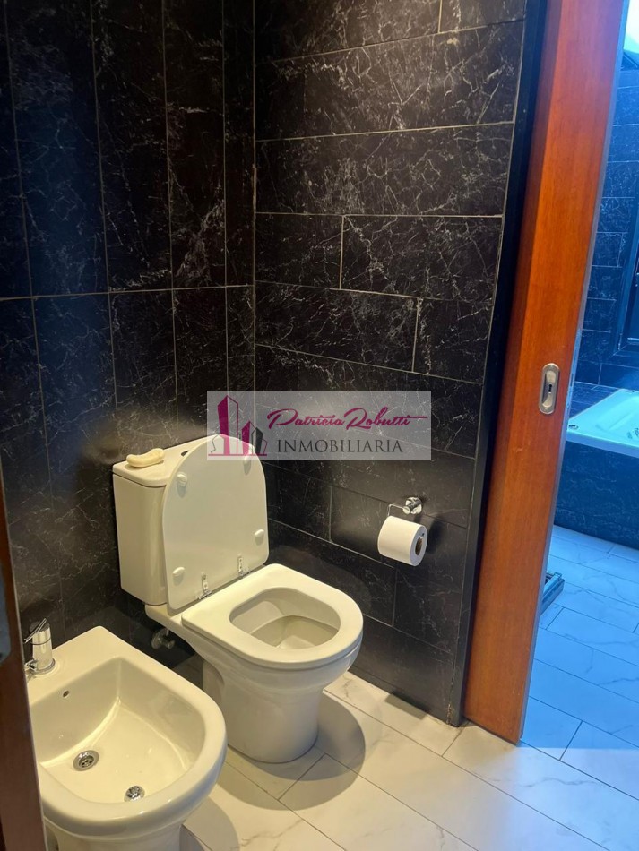 EN VENTA CASA 6 AMBIENTES CON PISCINA Y 2 COCHERAS EN BARRIO PRIVADO LAGOS DE CANNING