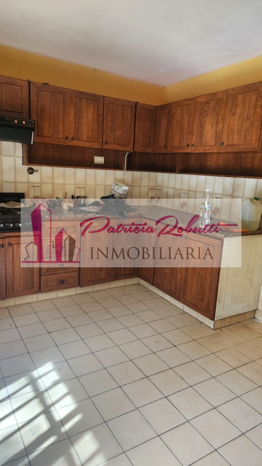 EN VENTA CASA 4 AMBIENTES EN VILLA CELINA POLO TEXTIL LOTE