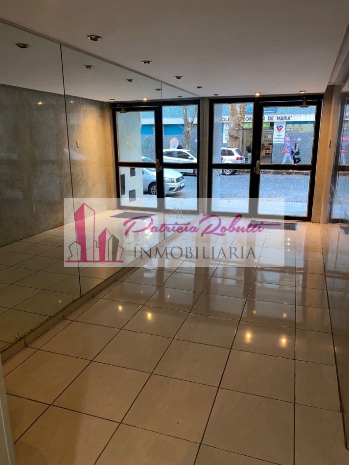 EN VENTA DPTO 3 AMBIENTES AL FRENTE CON BALCON EN PALERMO.