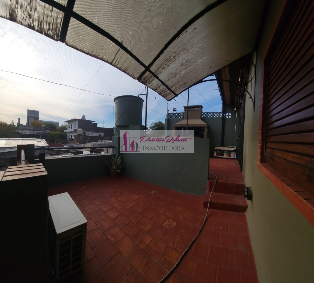 EN  VENTA PH 4 AMB CON PEQUEÑO PATIO Y TERRAZA- VILLA CELINA LA MATANZA