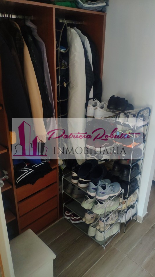 EN VENTA CASA 6 AMBIENTES EN LA TABLADA.