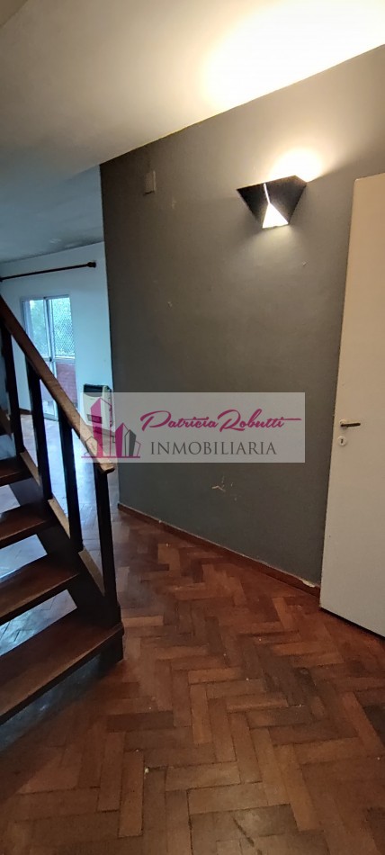 EN VENTA DEPARTAMENTO TIPO DUPLEX 4 AMBIENTES EN VILLA CELINA.