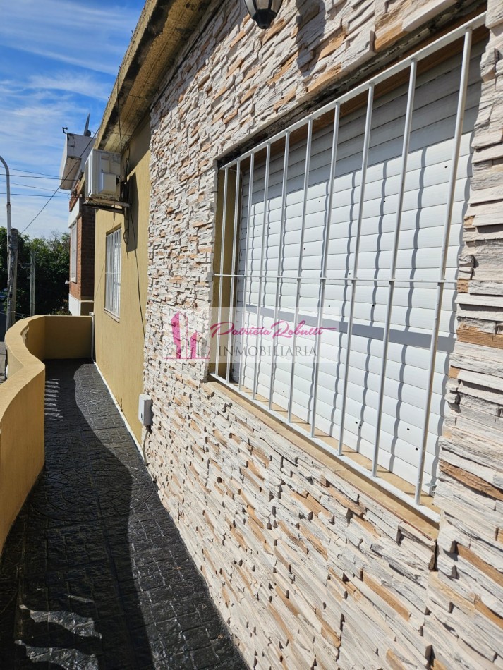 EN VENTA CASA 4 AMBIENTES CON PISCINA, PATIO, TERRAZA Y GARAGE VILLA MADERO