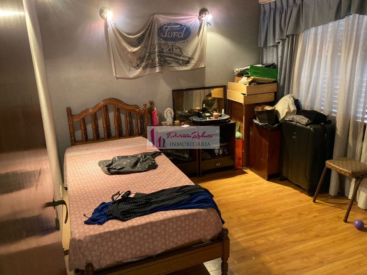 EN VENTA HERMOSA CASA 4 AMBIENTES CON GARAGE, JARDIN, QUINCHO Y PATIO SAN JUSTO