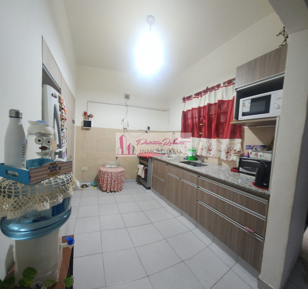 Vende PH MULTIFAMILIAR contrafrente con espacio aereo para edificar Villa Celina