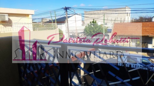 EN VENTA CASA 6 AMBIENTES EN LA TABLADA.