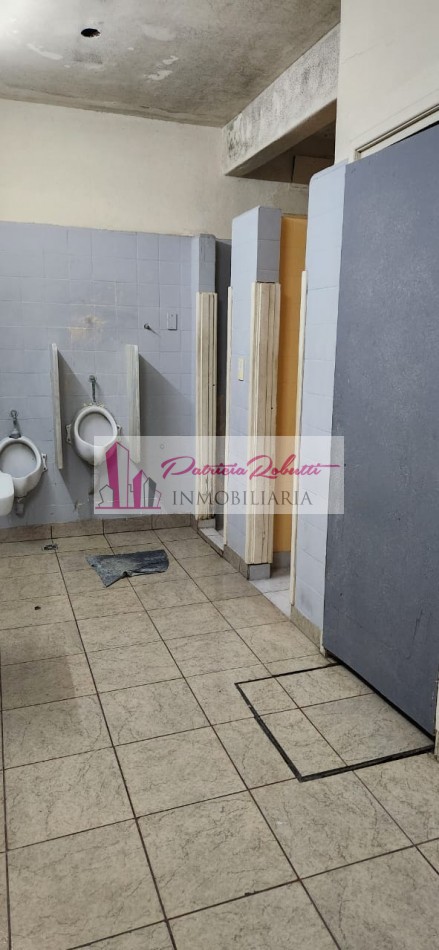 EN VENTA LOCAL COMERCIAL/ DEPOSITO/ GALPON GRAN METRAJE -VILLA LUGANO