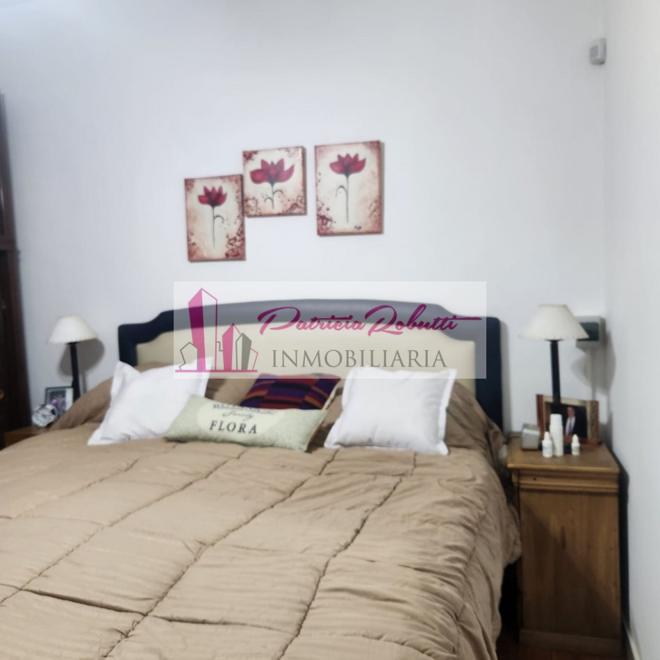 EN VENTA CASA 3 + 2 AMBIENTES EN VILLA LUGANO- LOTE 8.66 X 21.35- MULTIFAMILIAR 