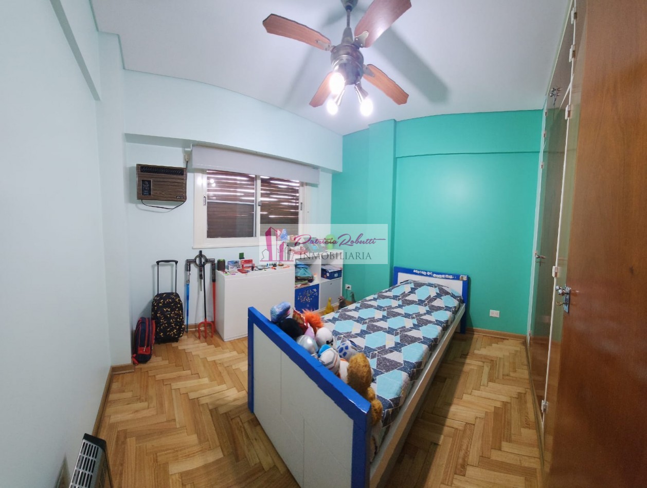 EN VENTA DEPARTAMENTO 4 AMBIENTES CON DEPENDENCIA Y COCHERA