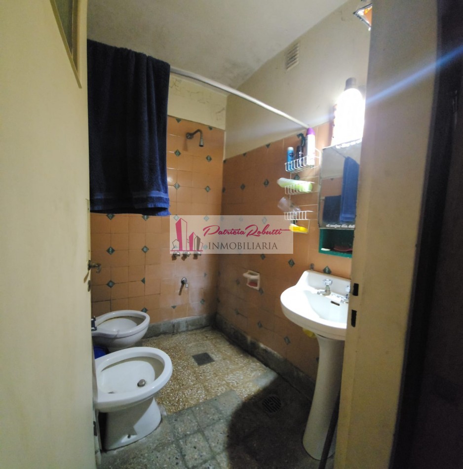 EN VENTA CASA 4 AMB CON PARQUE VILLA CELINA