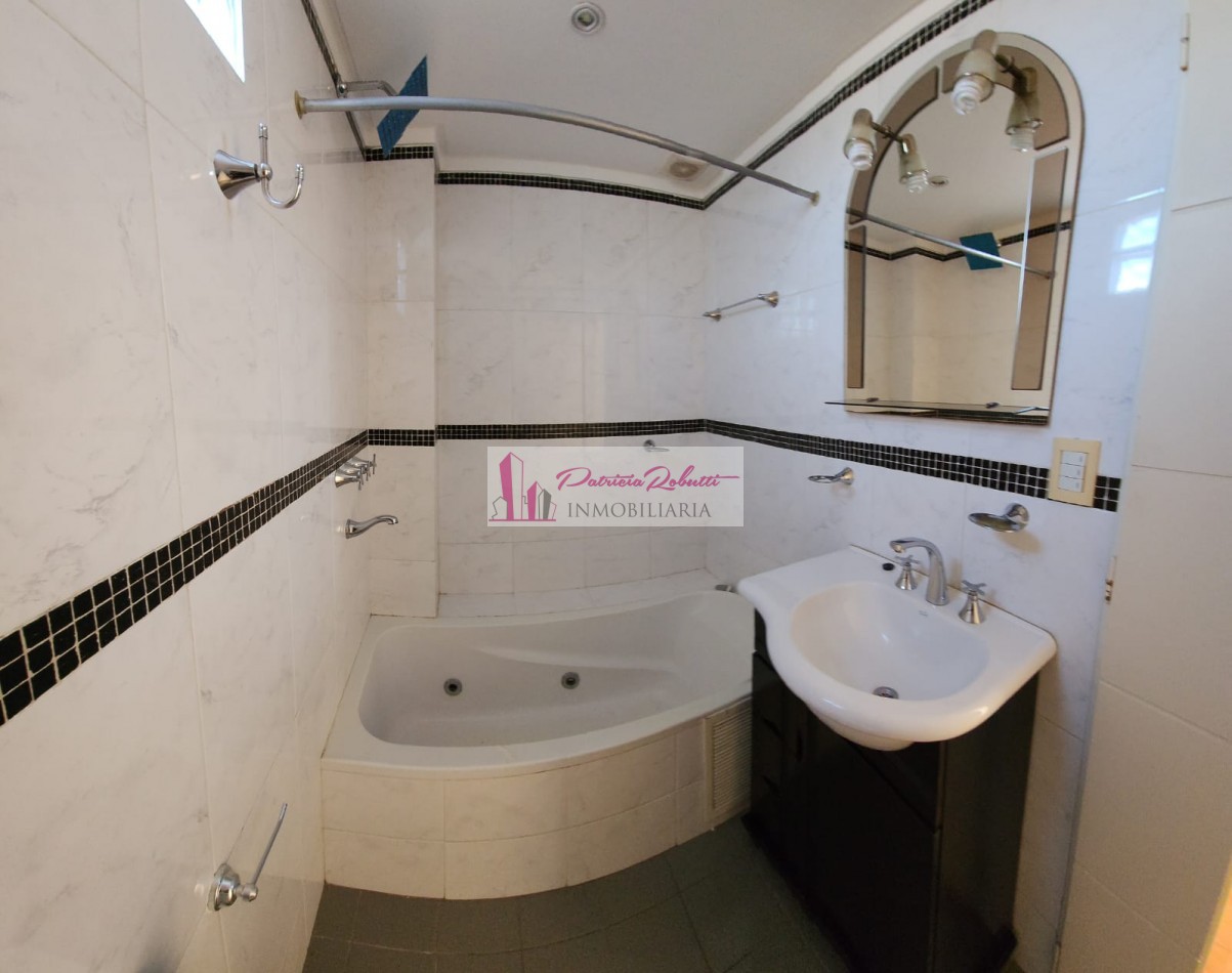 En venta departamento de categoria 3 ambientes con balcon Villa Lugano- cerca del centro comercial.