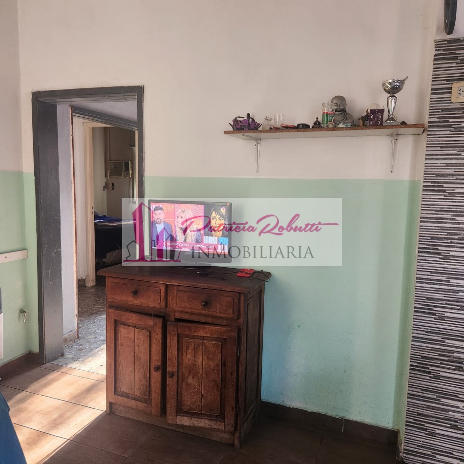 EN VENTA CASA 4 AMBIENTES EN VILLA LUGANO- LOTE 10 X 29.70- MULTIFAMILIAR