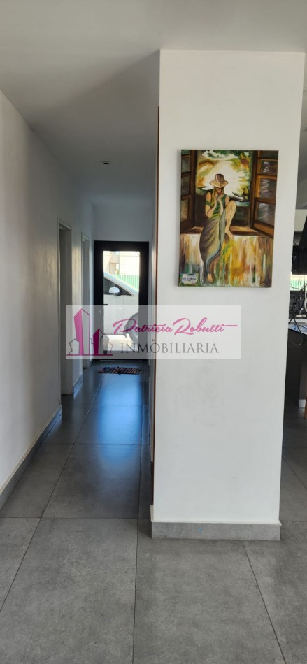 EN VENTA CASA 6 AMBIENTES CON PISCINA Y 2 COCHERAS EN BARRIO PRIVADO LAGOS DE CANNING