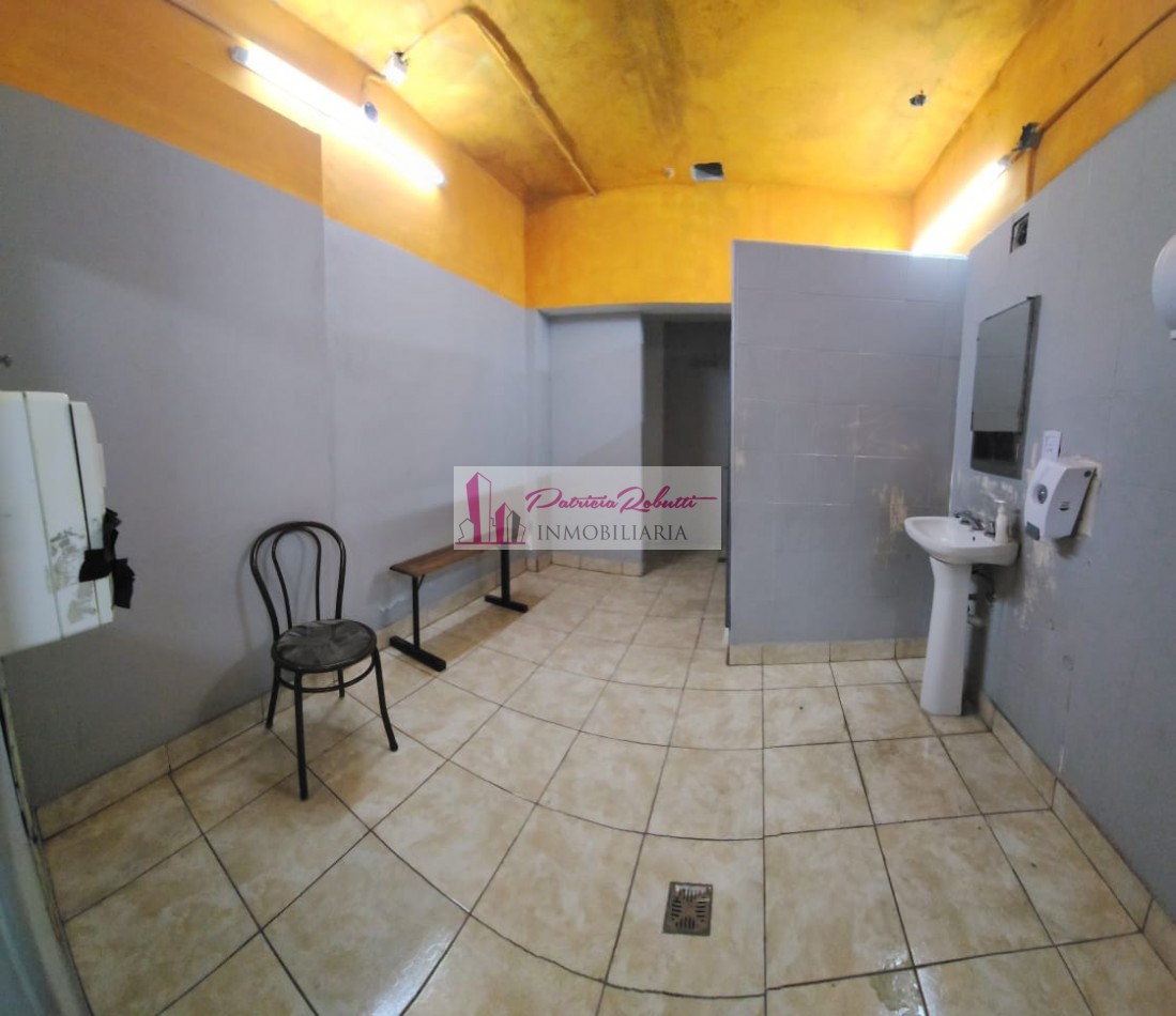 EN VENTA LOCAL COMERCIAL/ DEPOSITO/ GALPON GRAN METRAJE -VILLA LUGANO