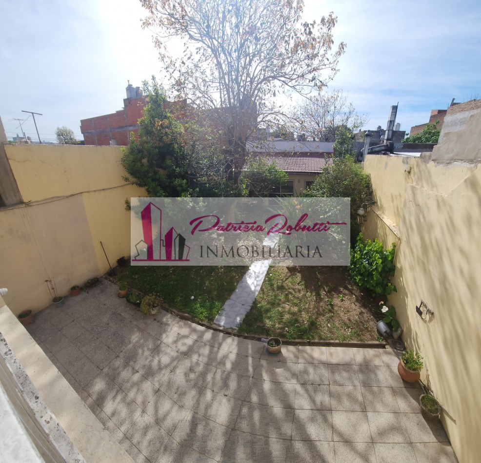 EN VENTA CASA 4 AMBIENTES EN VILLA CELINA POLO TEXTIL LOTE
