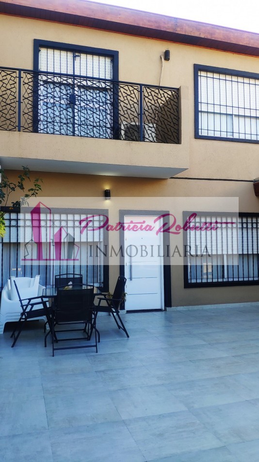 EN VENTA CASA 6 AMBIENTES EN LA TABLADA.