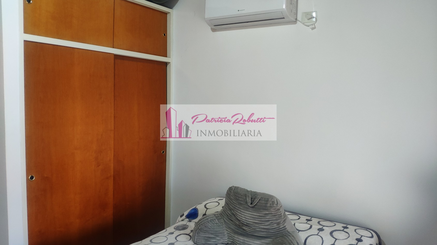 EN VENTA CASA 6 AMBIENTES EN LA TABLADA.