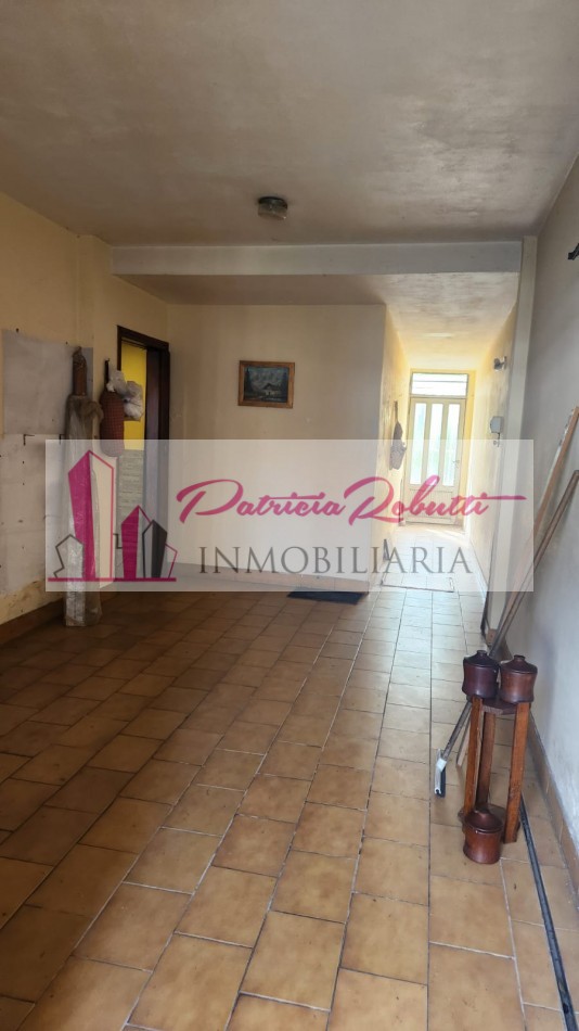 EN VENTA CASA 4 AMBIENTES EN VILLA CELINA POLO TEXTIL LOTE