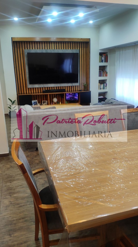 EN VENTA CASA 6 AMBIENTES EN LA TABLADA.