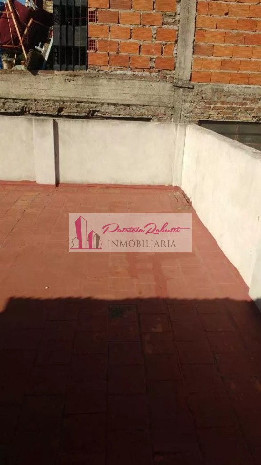 EN VENTA CASA 3 AMBIENTES + 2 LOCALES EN VILLA CELINA