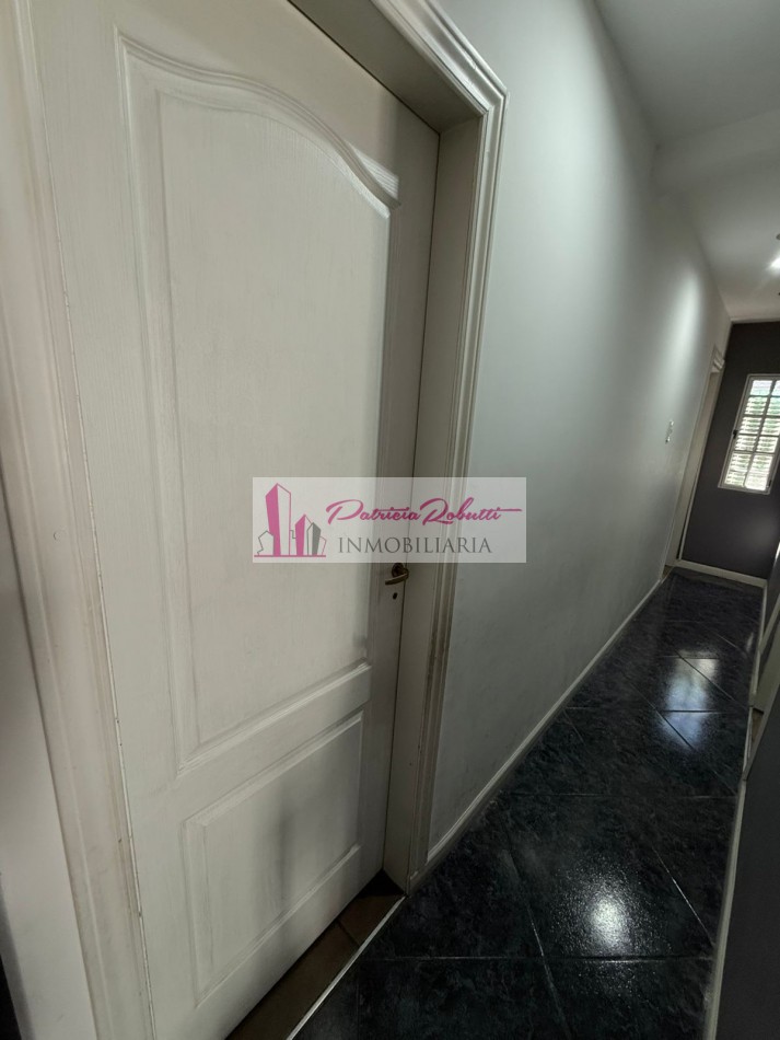 Vende PH MULTIFAMILIAR contrafrente con espacio aereo para edificar Villa Celina