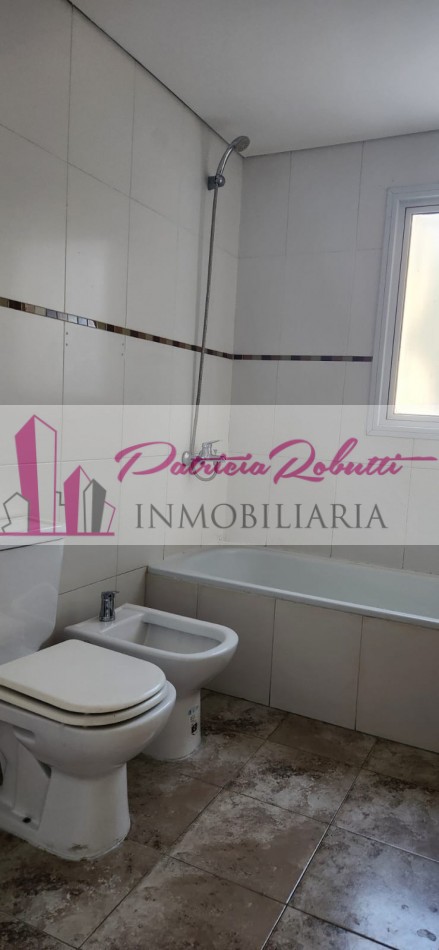 EN VENTA DEPARTAMENTO 2 AMBIENTES EN FLORESTA.