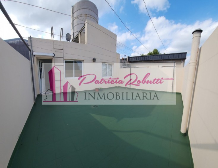 SE VENDE DEPARTAMENTO 2 AMB CON PATIO COCHERA Y TERRAZA COMPARTIDA VILLA LUGANO