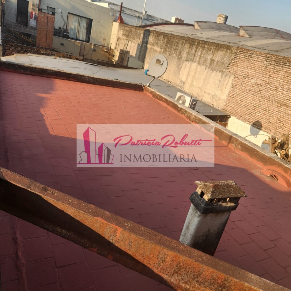 EN VENTA CASA 4 AMBIENTES EN VILLA LUGANO- LOTE 10 X 29.70- MULTIFAMILIAR