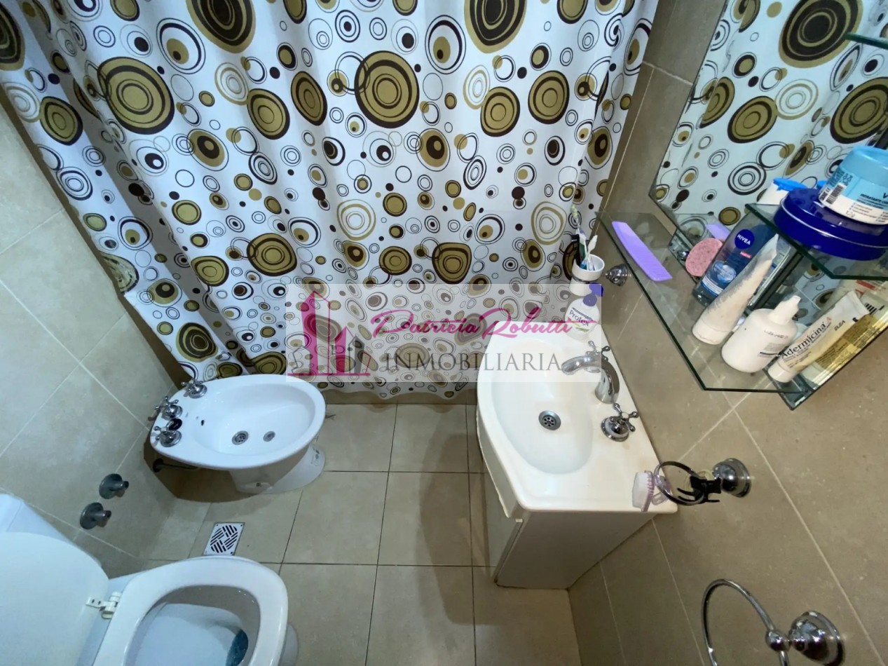 EN VENTA DEPARTAMENTO 2 AMBIENTES CON COCHERA EN MORON.