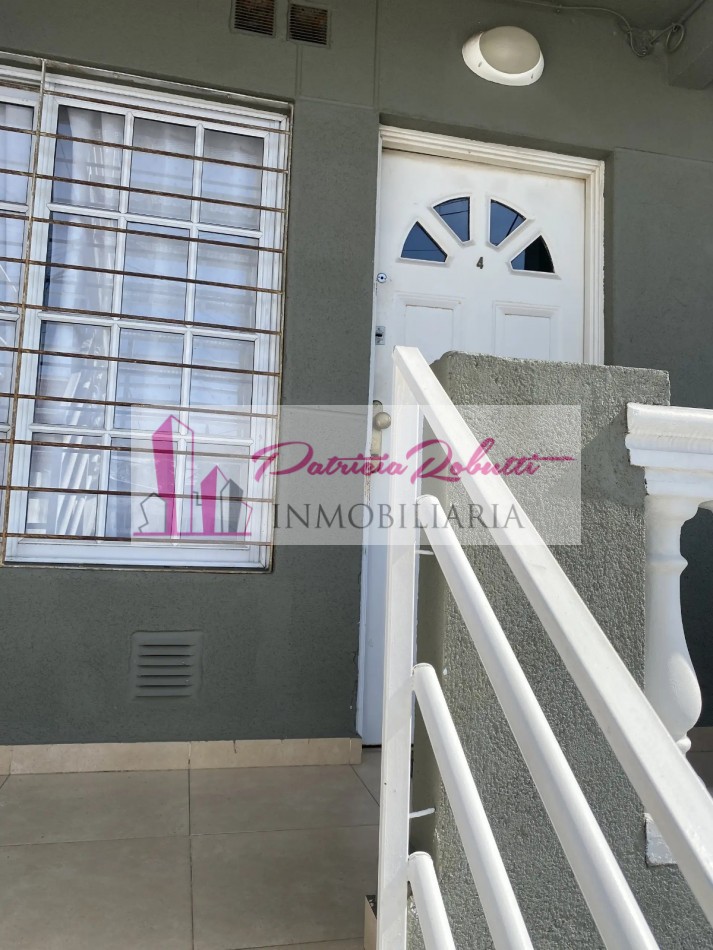 EN VENTA DEPARTAMENTO 2 AMBIENTES CON COCHERA EN MORON.