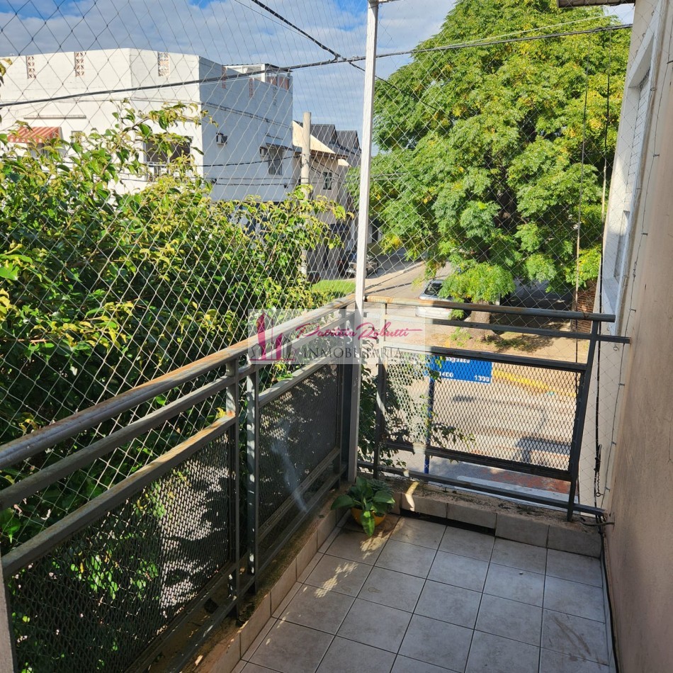 EN VENTA DEPARTAMENTO 2 AMBIENTES AL FRENTE CON BALCON EN VILLA MADERO.