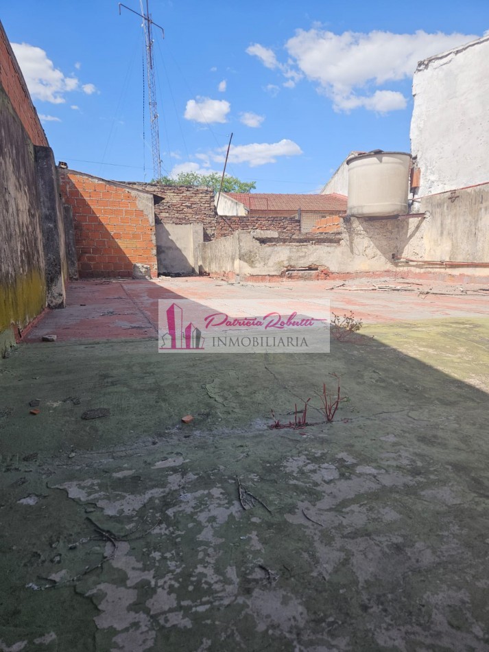 EN VENTA CASA 2 AMBIENTES EN VILLA CELINA- CON TERRAZA IDEAL CONSTRUCCION OPORTUNIDAD