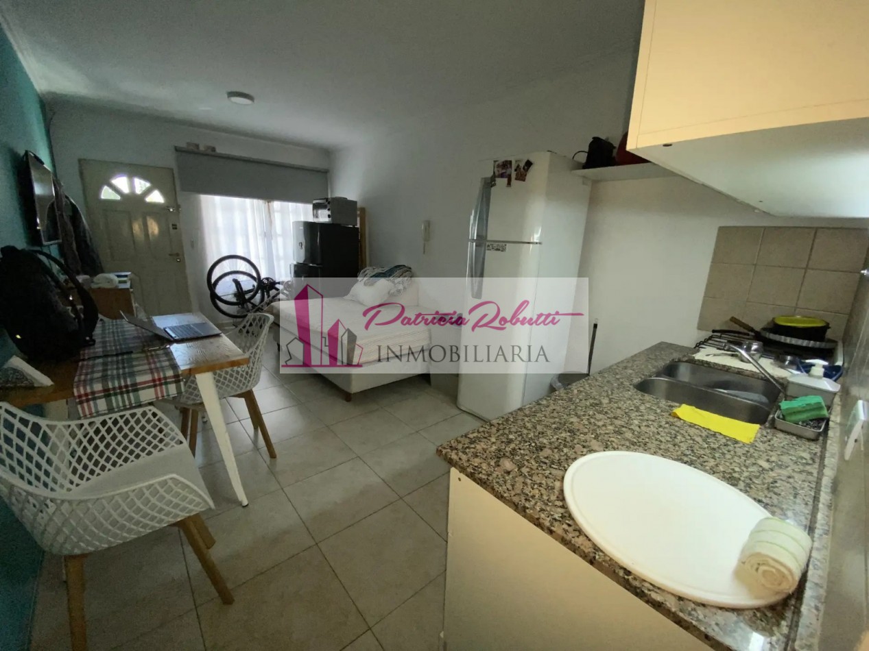 EN VENTA DEPARTAMENTO 2 AMBIENTES CON COCHERA EN MORON.