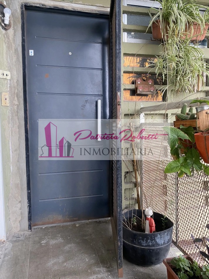 EN VENTA DEPARTAMENTO 4 AMB PATIO BARRIO PIEDRABUENA VILLA LUGANO