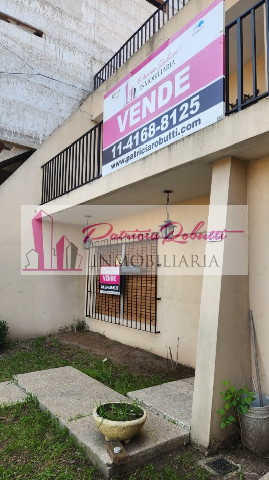 EN VENTA CASA 4 AMBIENTES EN VILLA CELINA POLO TEXTIL LOTE