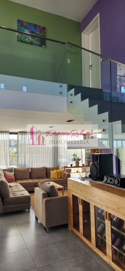 EN VENTA CASA 6 AMBIENTES CON PISCINA Y 2 COCHERAS EN BARRIO PRIVADO LAGOS DE CANNING