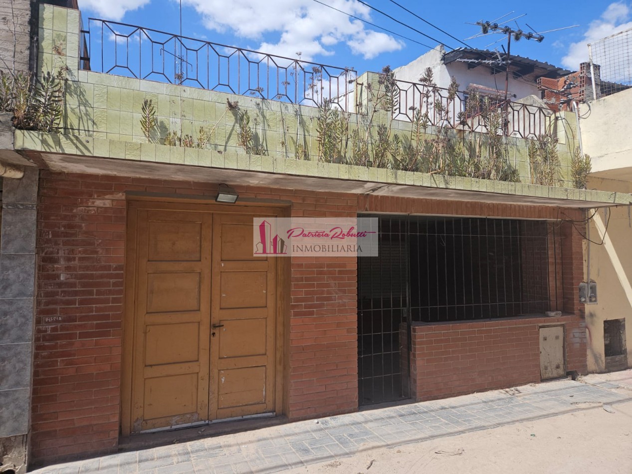 EN VENTA CASA 2 AMBIENTES EN VILLA CELINA- CON TERRAZA IDEAL CONSTRUCCION OPORTUNIDAD