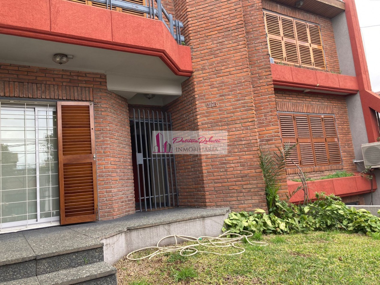 EN VENTA HERMOSA CASA 4 AMBIENTES CON GARAGE, JARDIN, QUINCHO Y PATIO SAN JUSTO