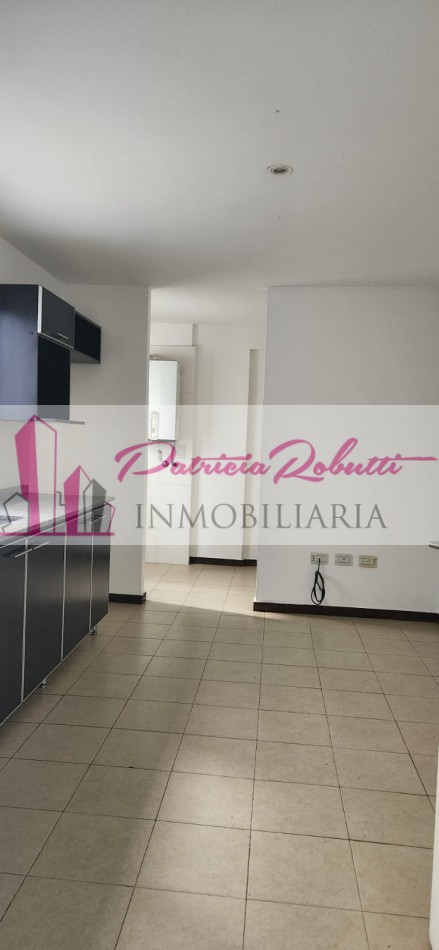 EN VENTA DEPARTAMENTO 2 AMBIENTES EN FLORESTA.