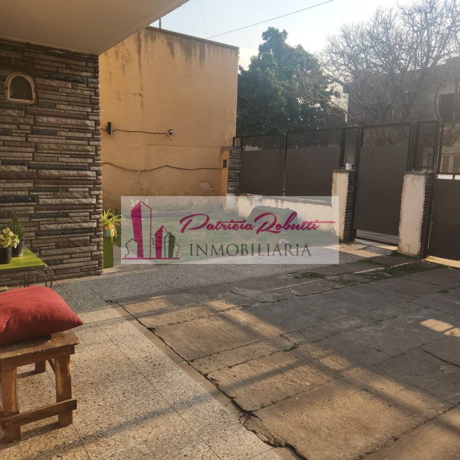 EN VENTA CASA 4 AMBIENTES EN VILLA LUGANO- LOTE 10 X 29.70- MULTIFAMILIAR